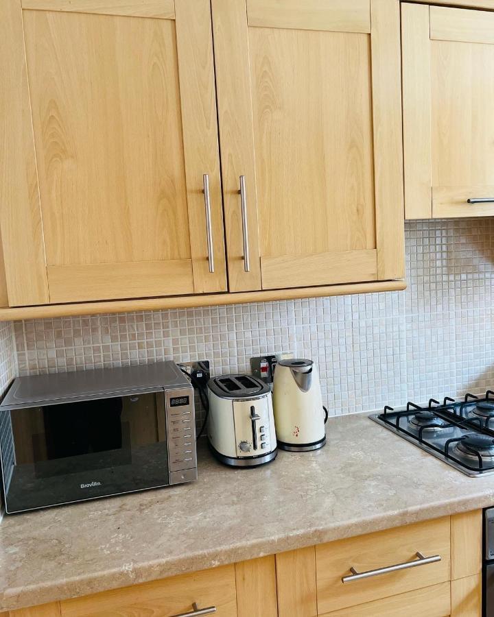 Modern 2Bed 2Bath Ground Floor Apartment Edinburgh Exterior foto